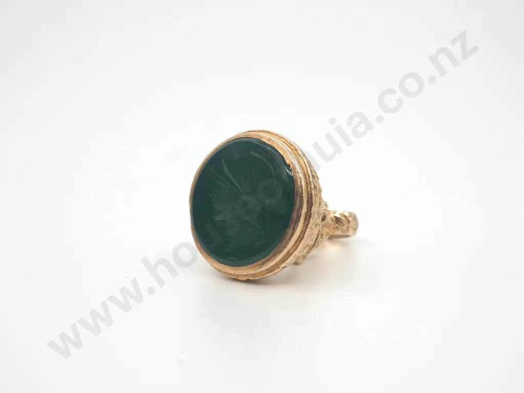 Ornate Warrior Head Intaglio Circular 9ct Gold Seal Image 1++