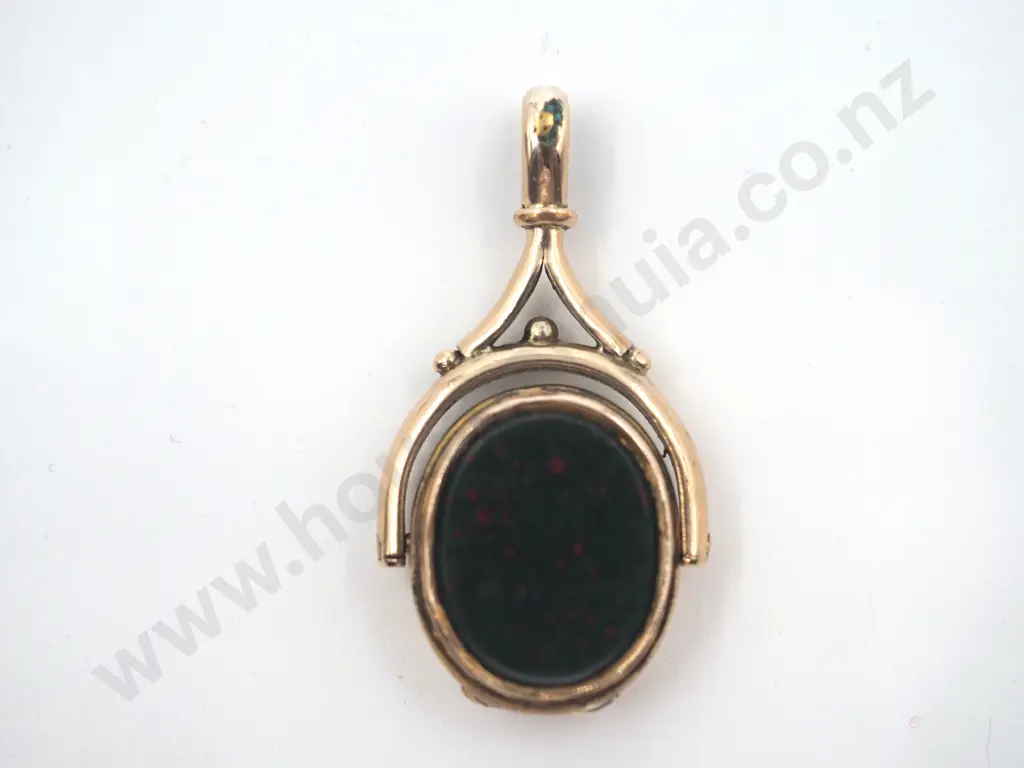 Bloodstone Spinner in 9ct Gold Mount Image 1++