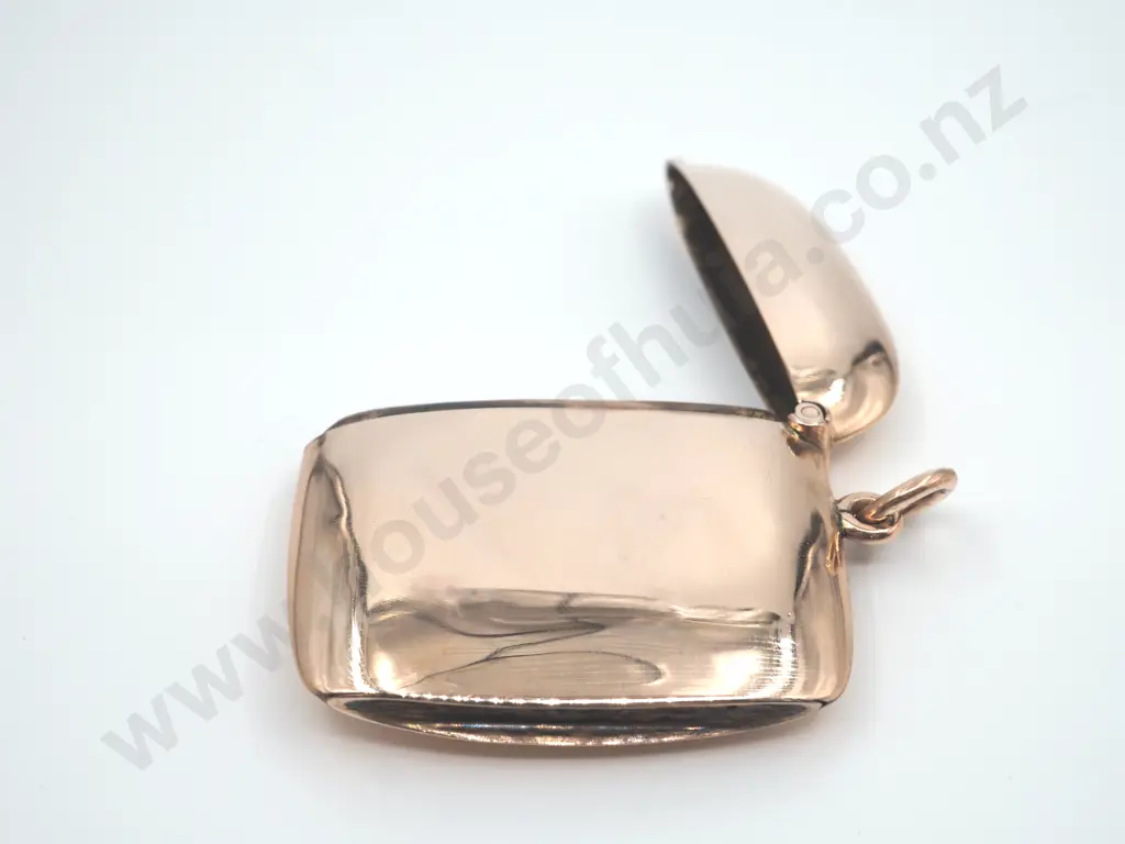 Hallmarked Vesta Case in 9ct Gold Image 1++