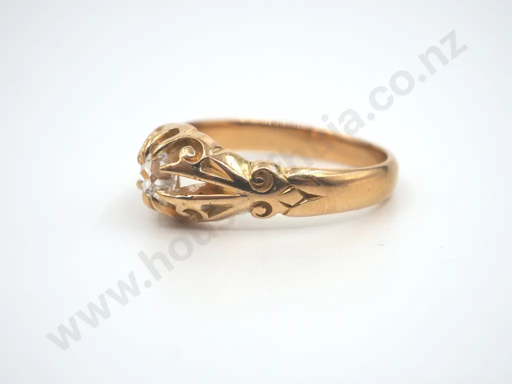 Antique Diamond Ring in 18ct Gold Image 1++