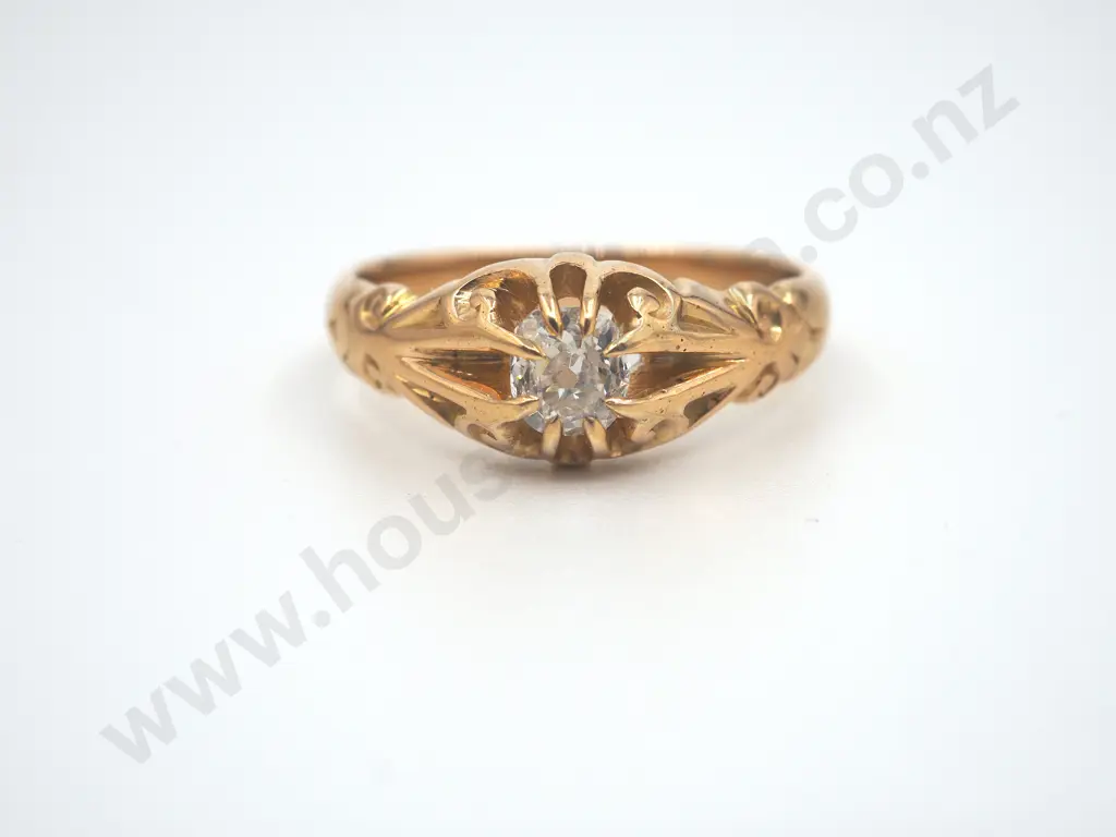 Antique Diamond Ring in 18ct Gold Image 1++