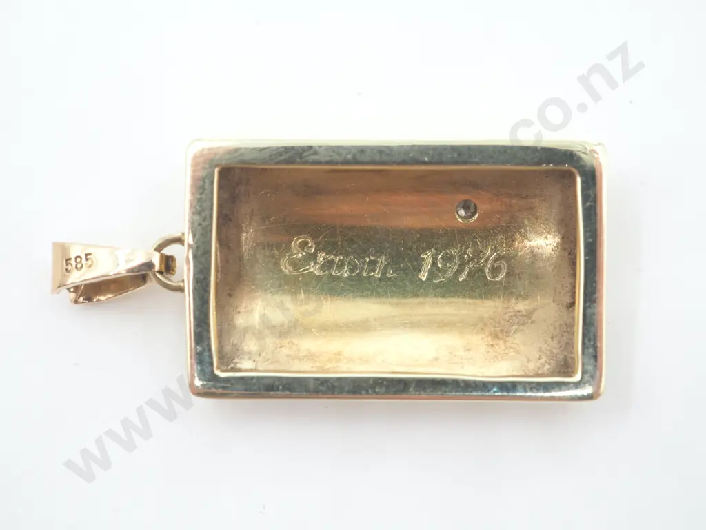 Diamond & 14ct Gold Pendant Image 1++