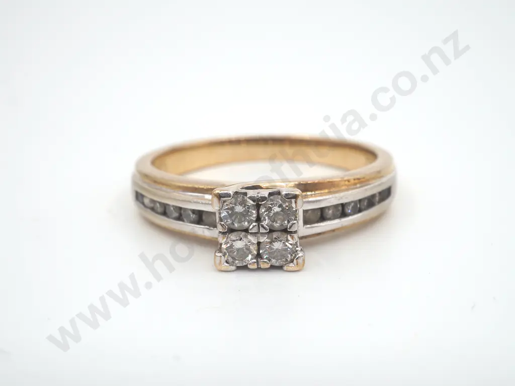 Diamond Ring in 9ct Gold Image 1++
