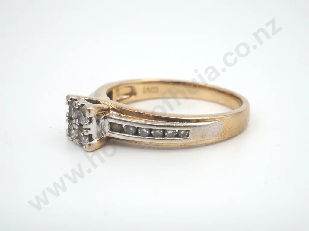 Diamond Ring in 9ct Gold Image 1++