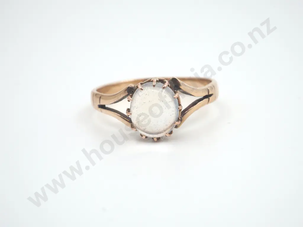 Antique Moonstone Rng in 9ct Gold Image 1++
