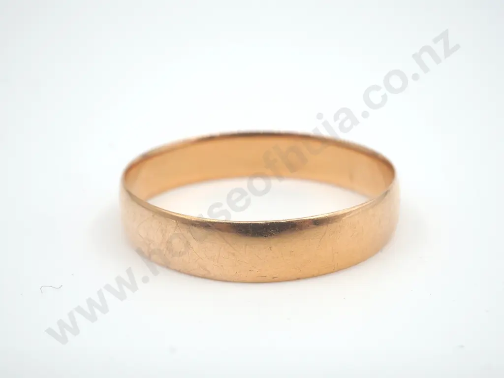 Plain Band in 18ct Gold w Crisp English Hallmarks Image 1++