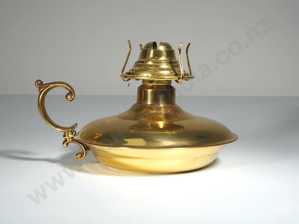 Brass Oil Lamp A/F Missing Glass Chimney Image 1++