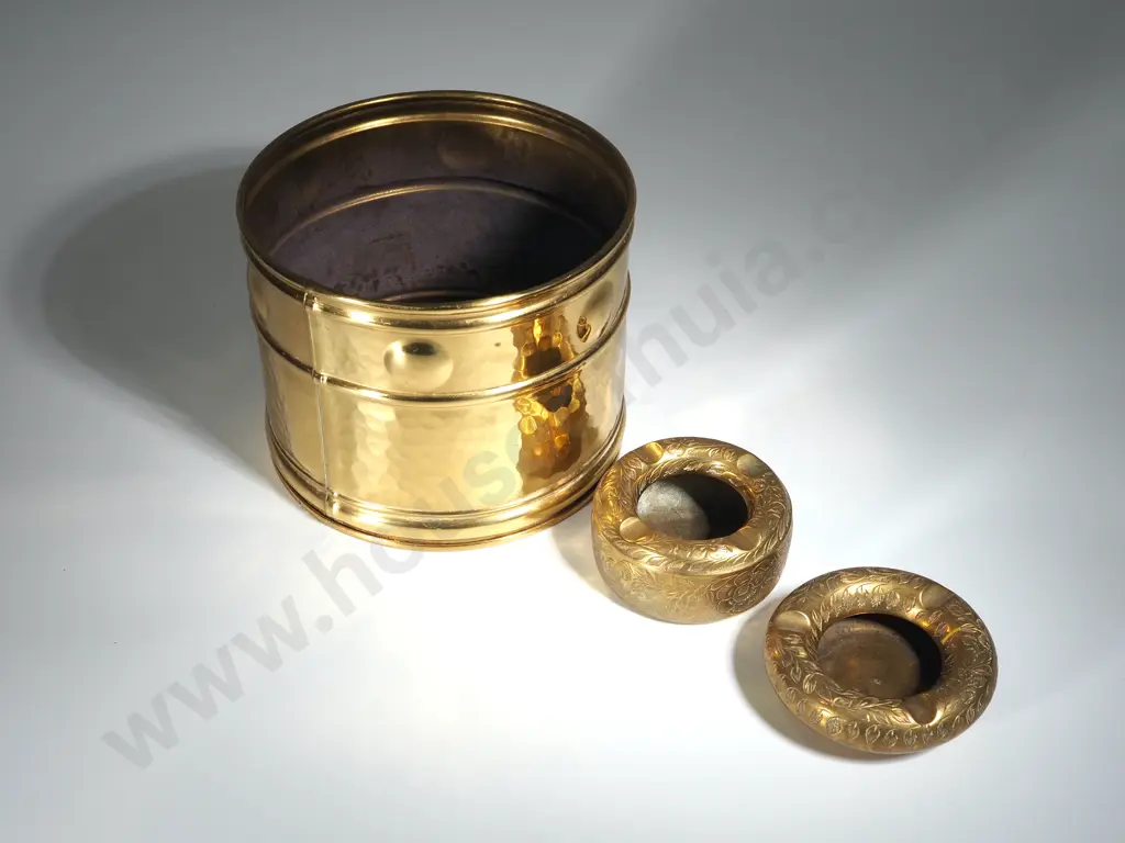 Small Brass Jardiniere & Two Brass Ashtrays Image 1++