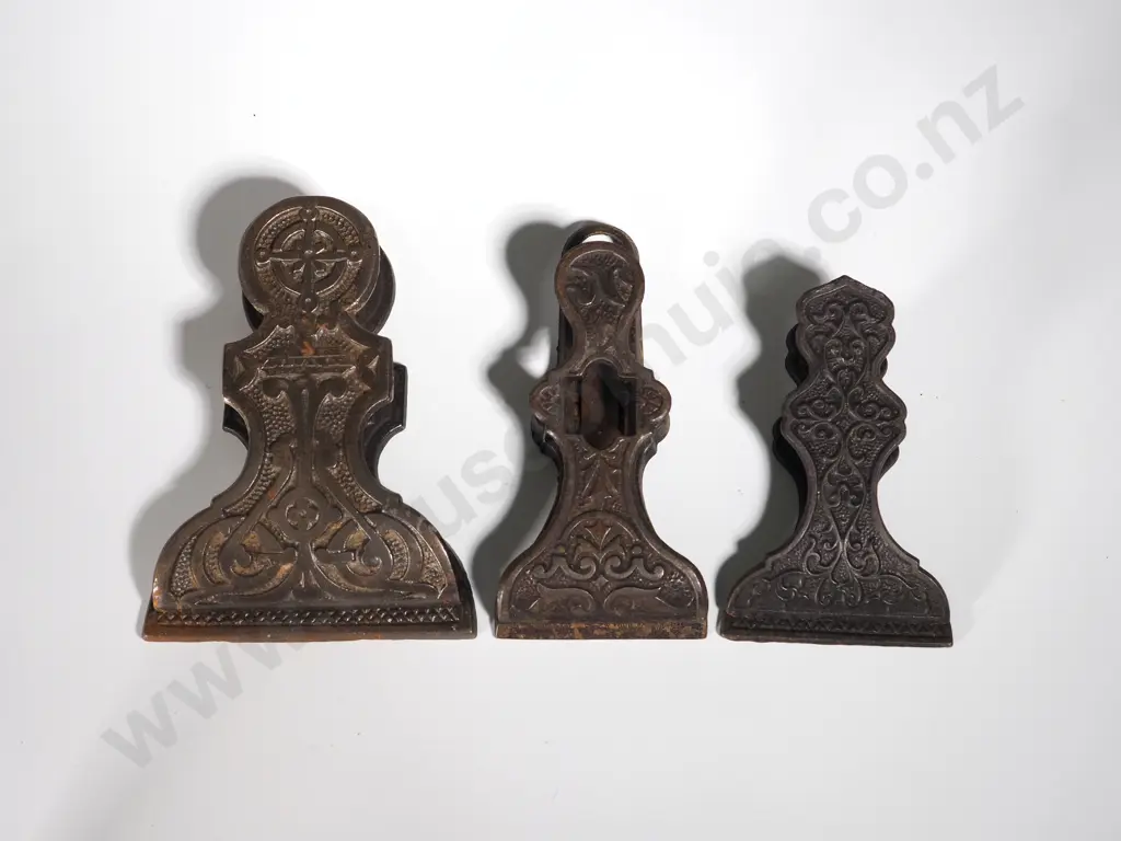 Trio of Cast Iron Edwardian Decorative Stationary Clips Image 1++