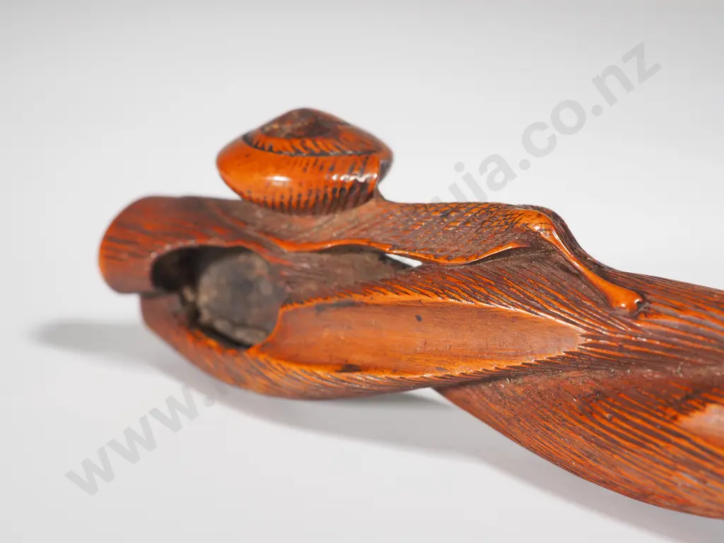 Lacquered Wooden Box w Inlaid Paua Fantail & Decorative Hand Carved Treen of Snail on Twisted Log Image 1++