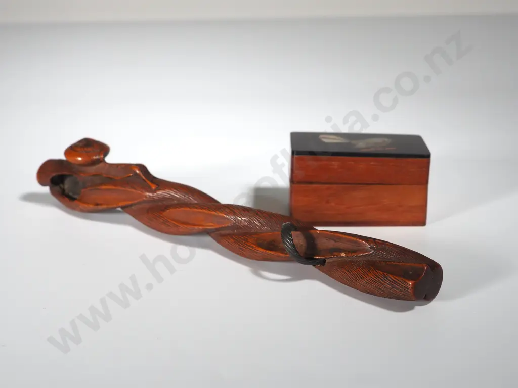 Lacquered Wooden Box w Inlaid Paua Fantail & Decorative Hand Carved Treen of Snail on Twisted Log Image 1++