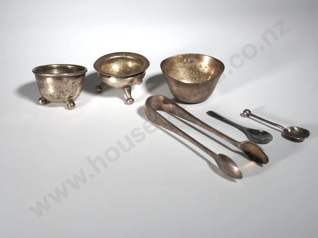 Mixed lot of Sterling Silver/ EPNS Bowls, Tongs & Spoons Image 1++