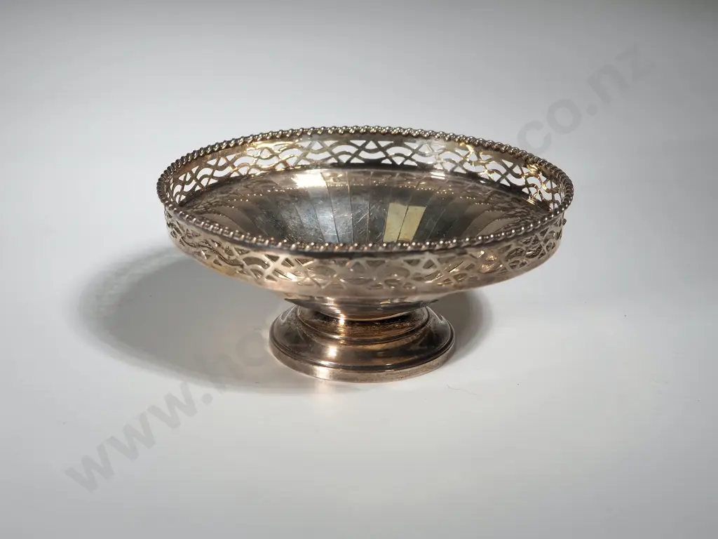 Vintage Sterling Silver Decorative Bonbon Dish Image 1++