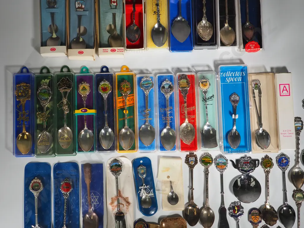 Large Lot of Collectible Spoons Image 1++
