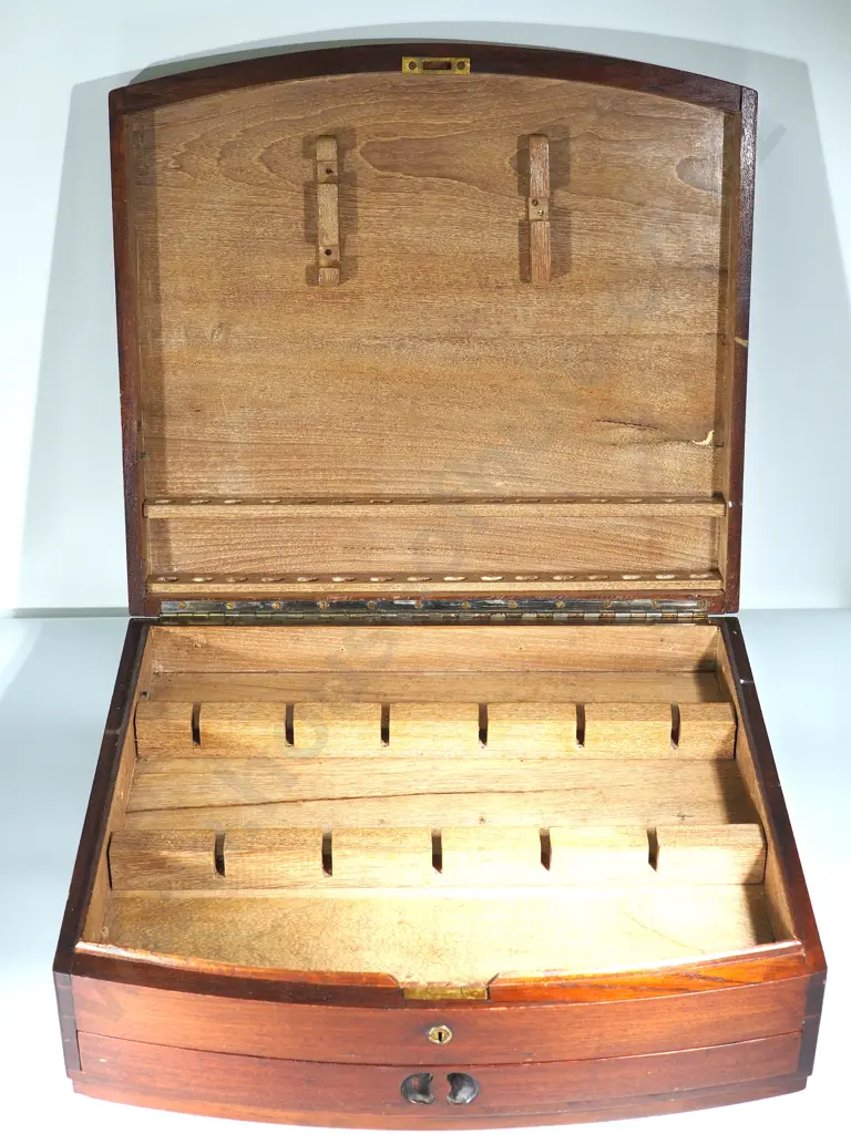 Large Oriental Cutlery Box Image 1++