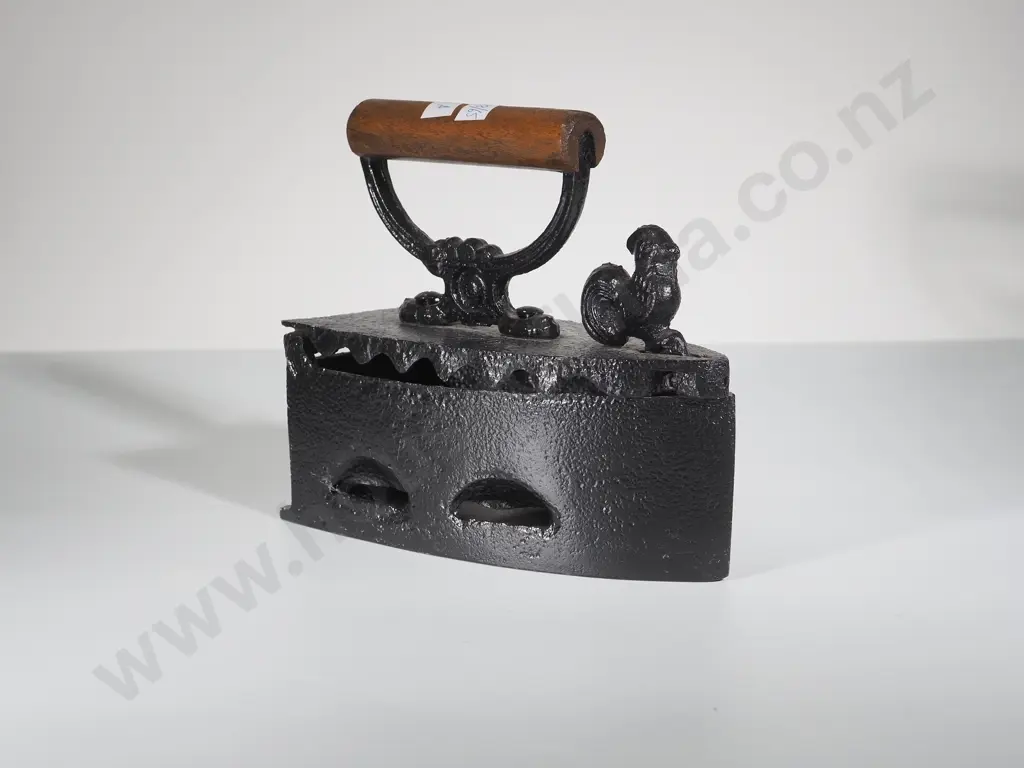 Vintage Coal Iron Press Image 1++