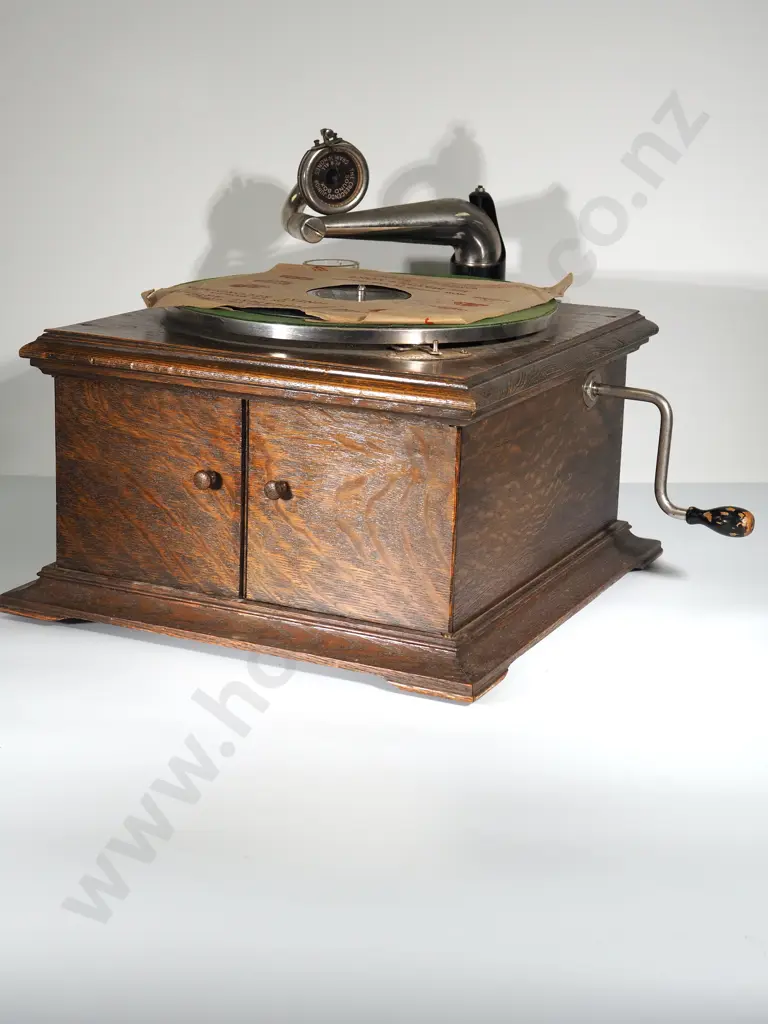 Antique Gramaphone: Working Mechanism & Three boxes of 78's Image 1++