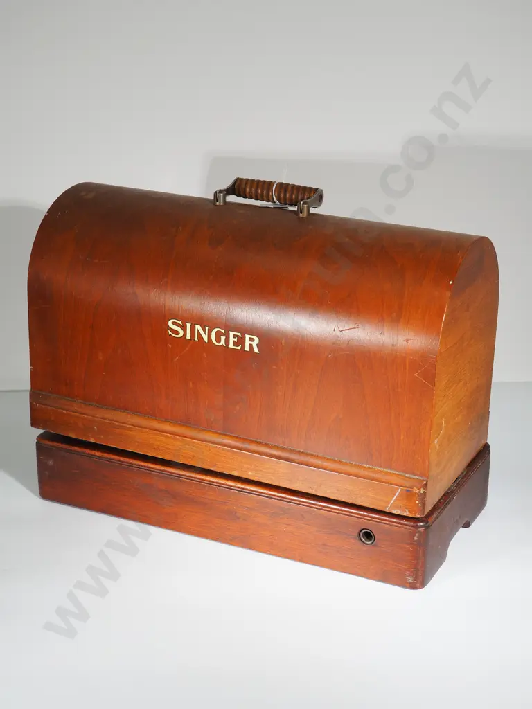 Vintage Portable Singer Sewing Machine in Original Wooden Box: Appears Complete Image 1++