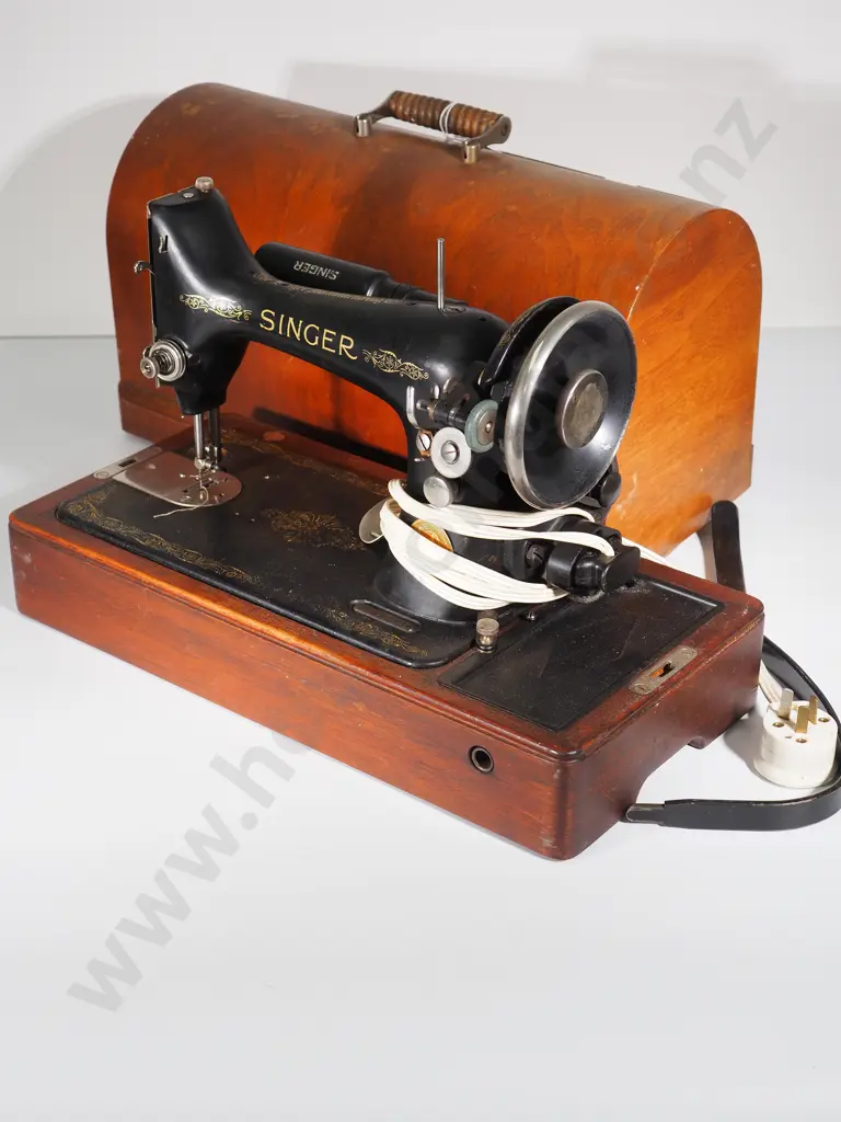 Vintage Portable Singer Sewing Machine in Original Wooden Box: Appears Complete Image 1++