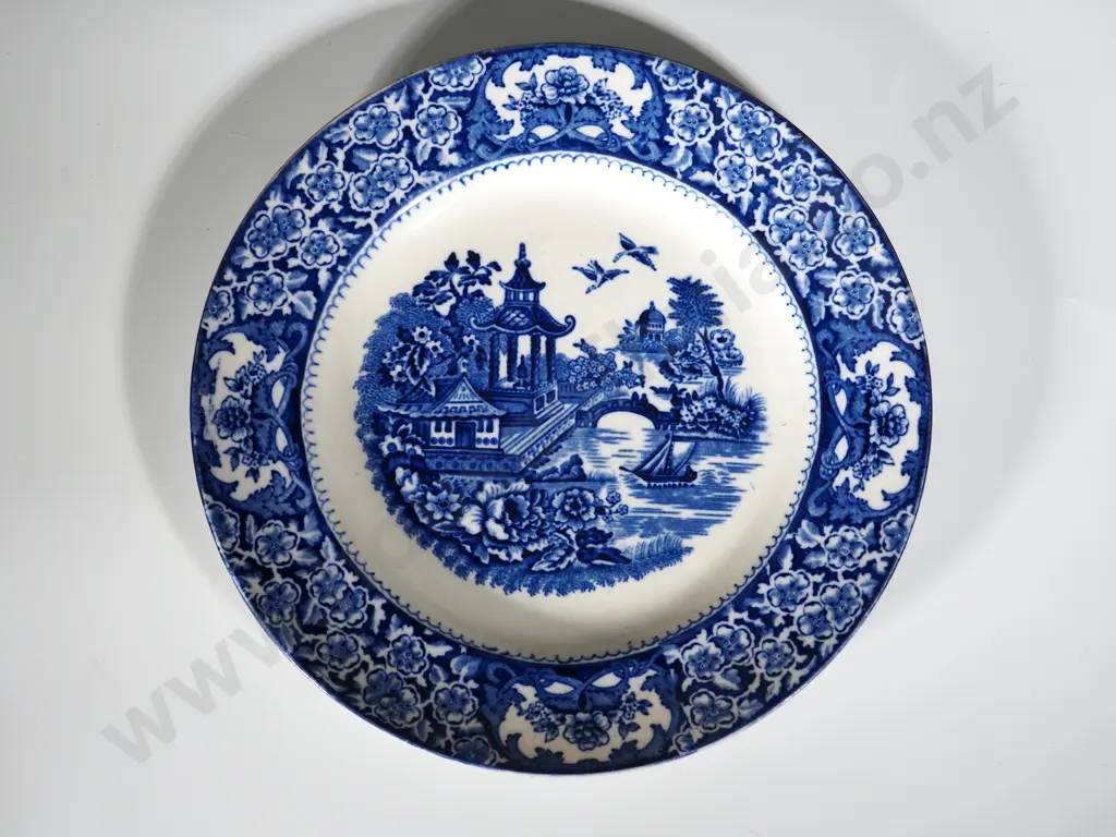 Lot of Six English Willow Pattern Plates Image 1++