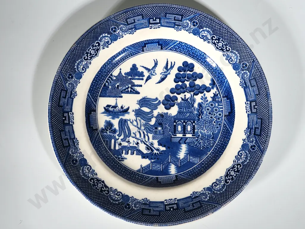 Lot of Six English Willow Pattern Plates Image 1++
