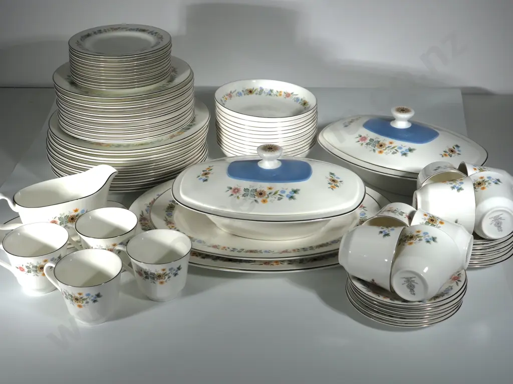 12 Piece Royal Doulton Pastorale Pattern Dinner Set Image 1++