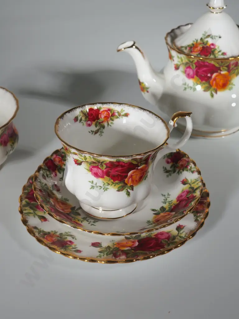 Royal Albert Trio, Sugar Bowl & Tea Pot - Old Country Rose Image 1++