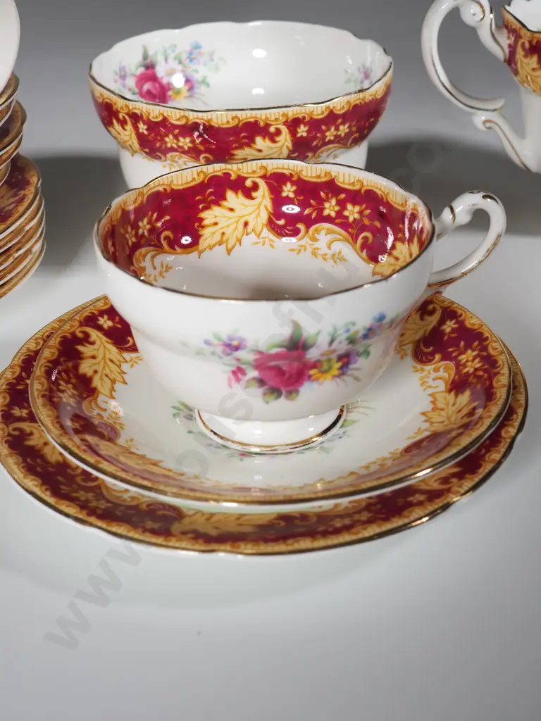 A Lot of Vintage Paragon China Tea Set Image 1++