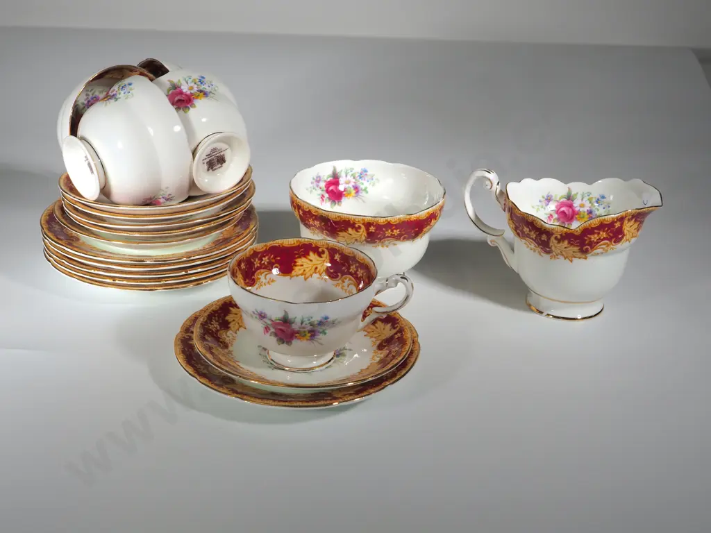 A Lot of Vintage Paragon China Tea Set Image 1++