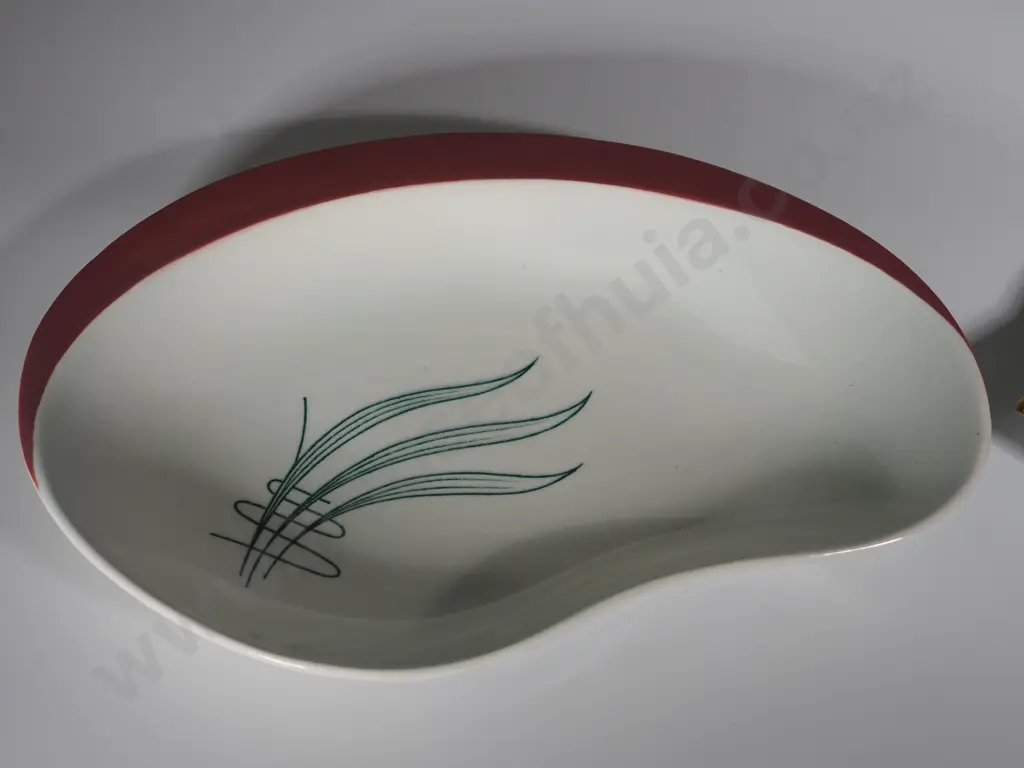Two Carlton Ware Dishes - One Oriental & One Australian Design Image 1++