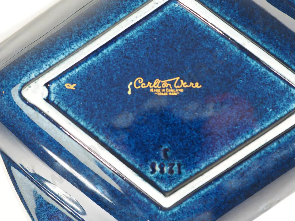 Two Carlton Ware Dishes - One Oriental & One Australian Design Image 1++