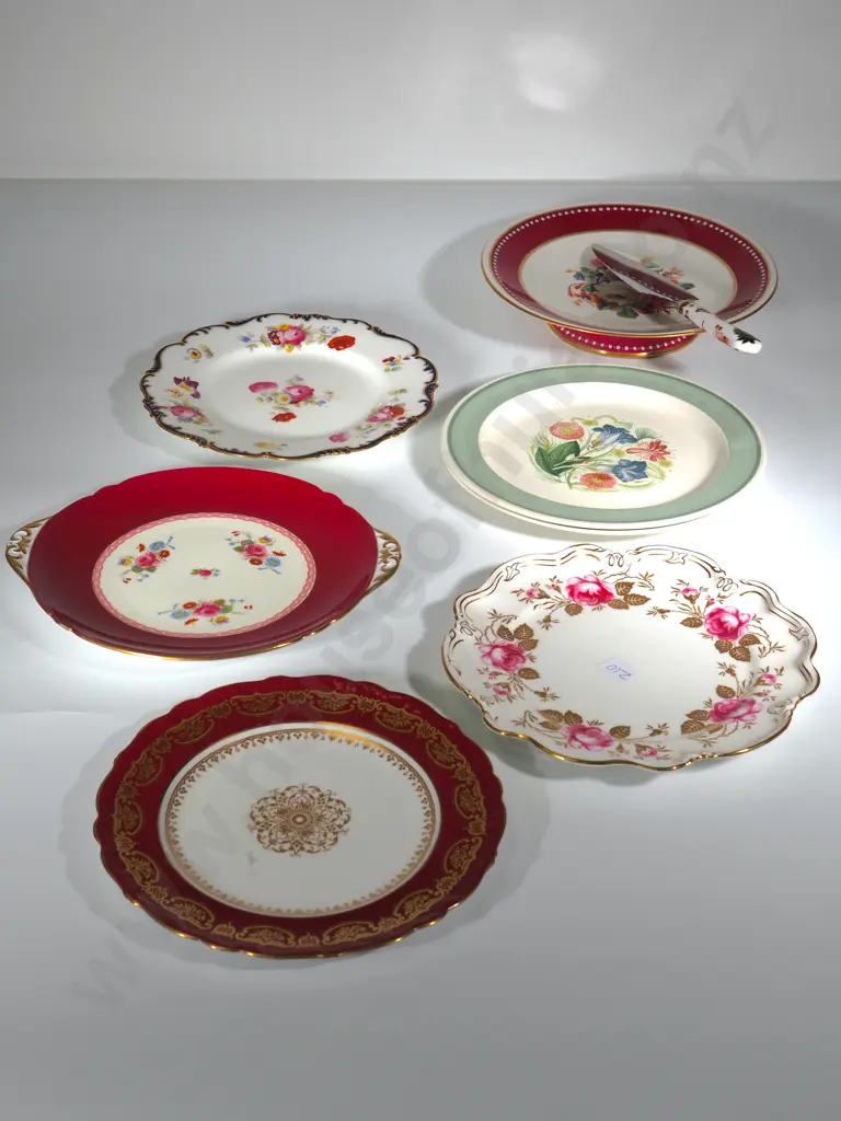 Mixed Lot of China: Two Susie Cooper Plates, Four Gold Rimmed Plates & Cake Stand Image 1++
