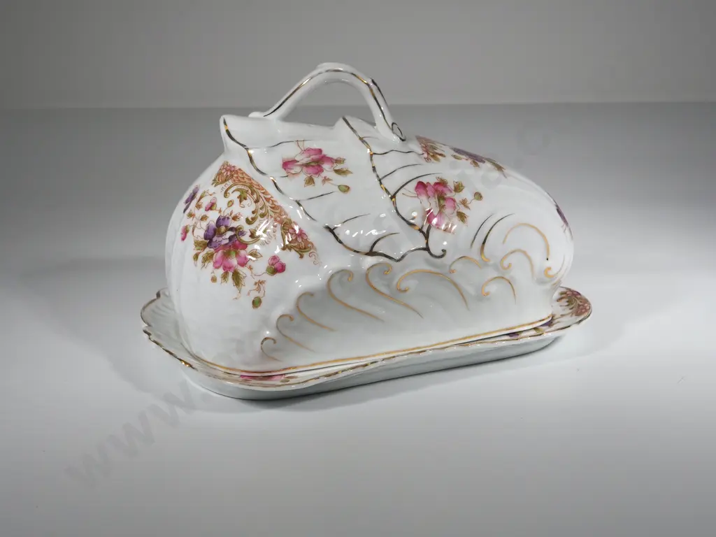 Large Decorative Cheese Dish & Cover Image 1++