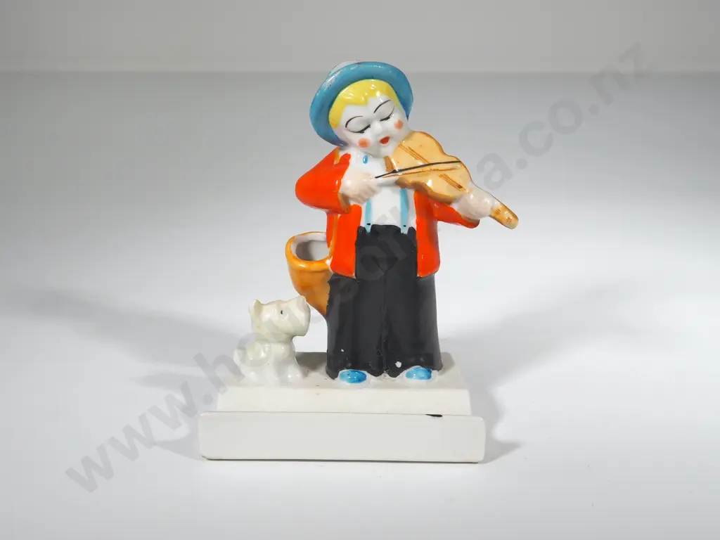 Occupied Japanese Tooth Brush Holder Image 1++