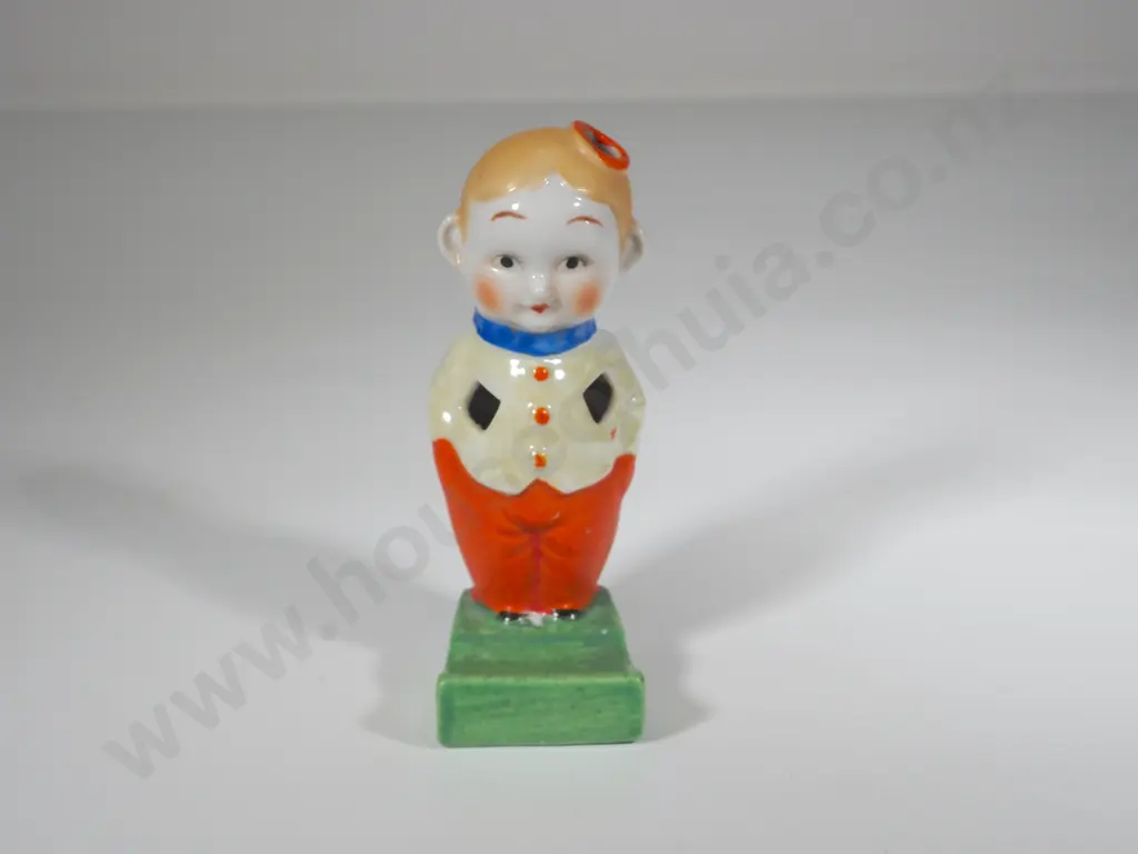 Occupied Japanese Toothbrush Holder Image 1++