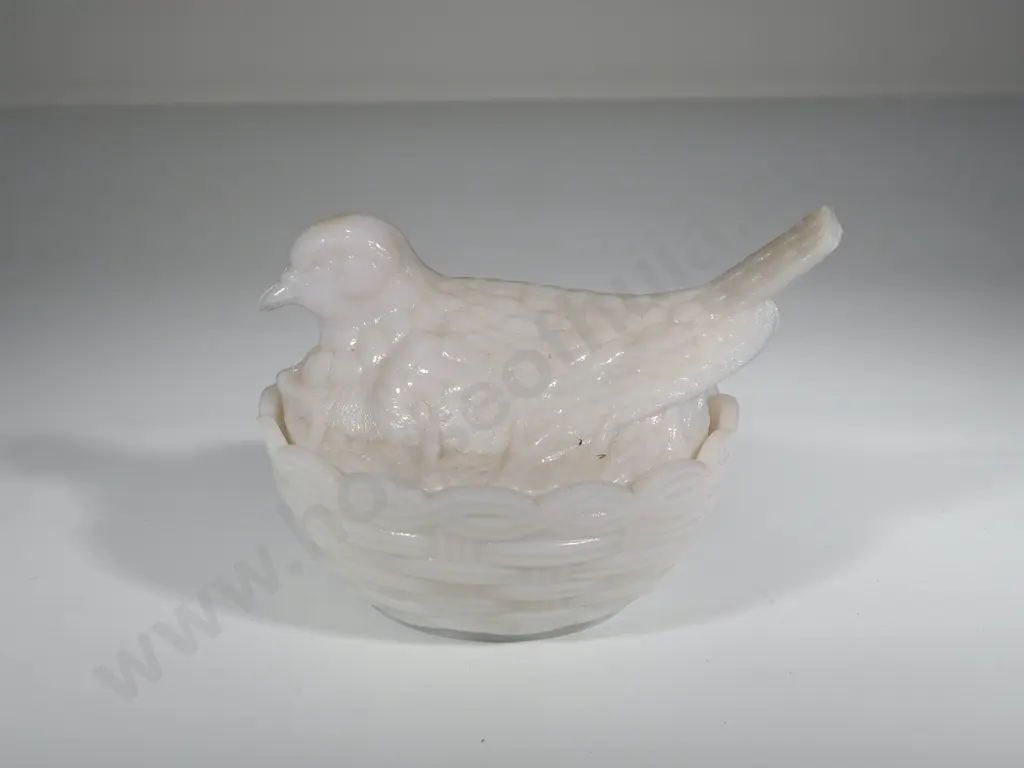 Milk Glass Pigeon Nesting Vase Image 1++