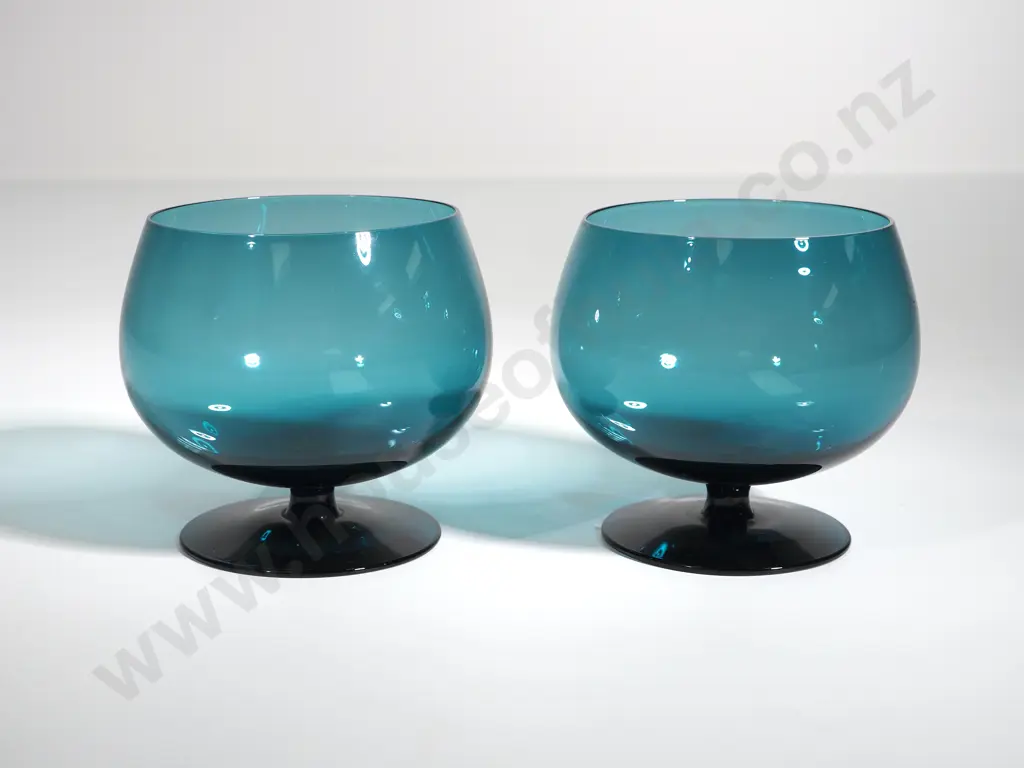 Two Deep Turqoise Danish Cocktail Glasses w Glass Liners Image 1++