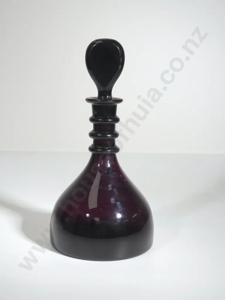 Glass Ruby Stopped Decanter Image 1++