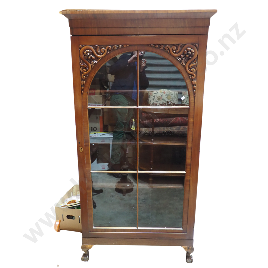 Victorian Glass Fronted Display Cabinet w Carved Floreat Detail and Ball & Claw Feet A/F: Image 1++
