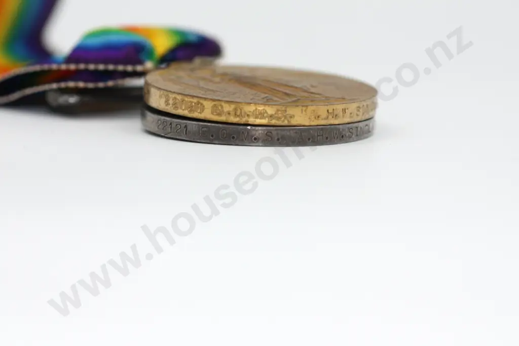 NZEF Pair and UFBA Medal to 22121 Sinclair Image 1++