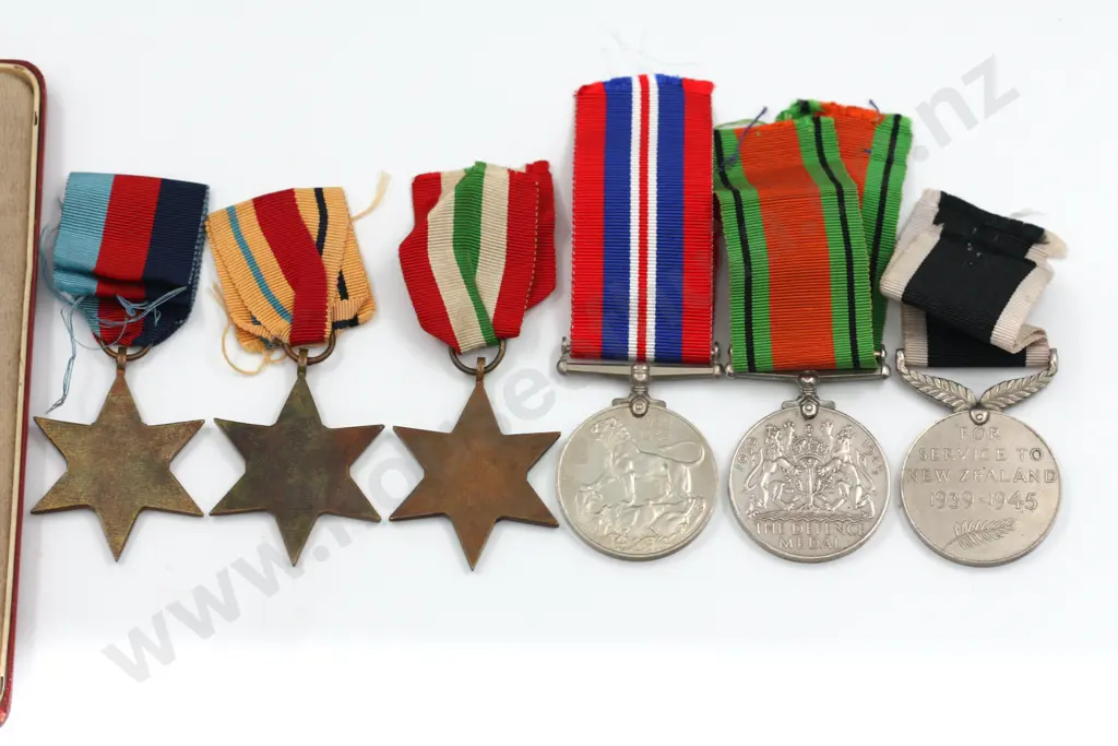 QSM & WW2 Medal Group W Straw  Image 1++