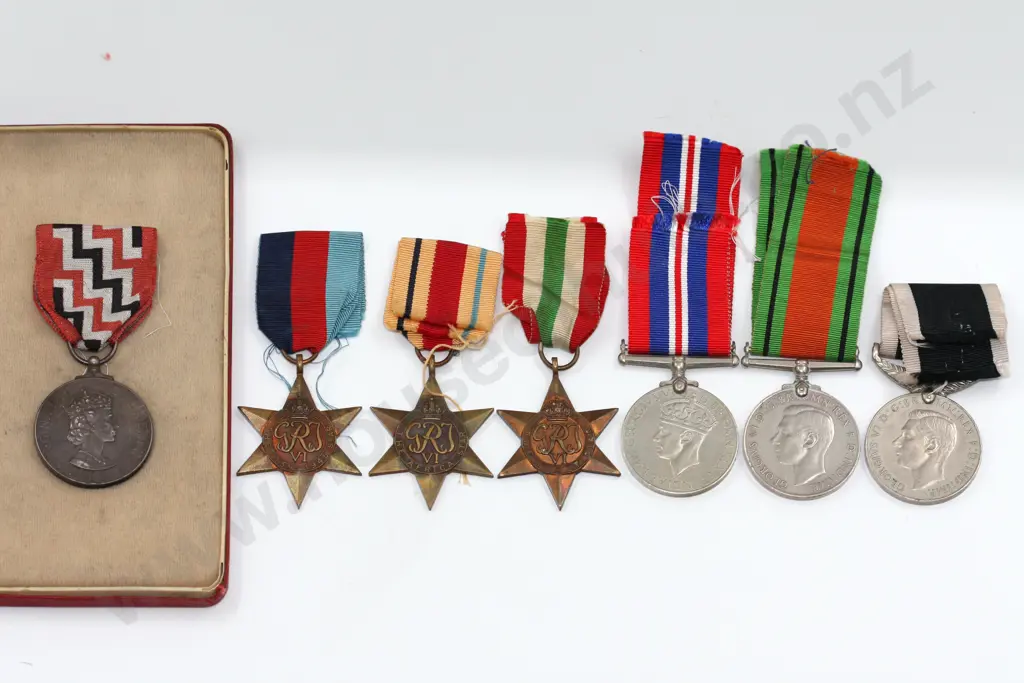 QSM & WW2 Medal Group W Straw  Image 1++