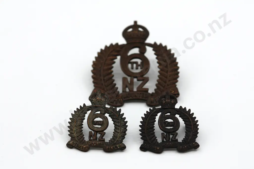 WW1 NZ 6th Manawatu Mounted Rifles Cap & Collar Badges (3) Image 1++