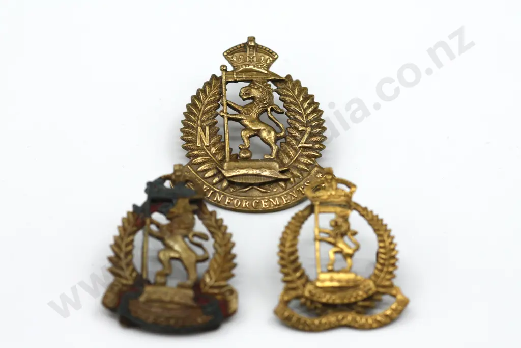 WW1 NZ Rifle Brigade Cap & Collar Badges (3) Image 1++