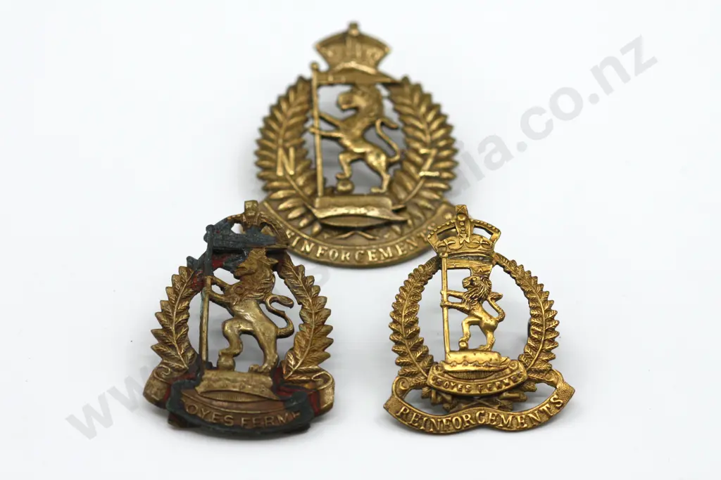 WW1 NZ Rifle Brigade Cap & Collar Badges (3) Image 1++