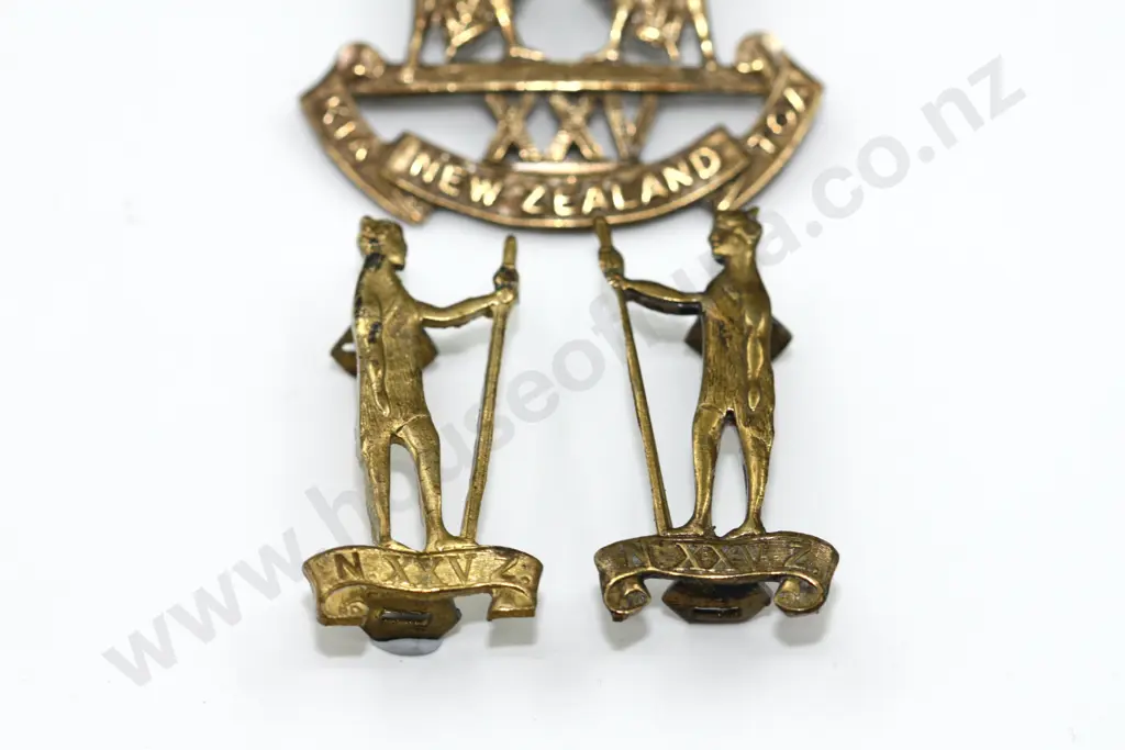 WW1 NZ 25th Reinforcements Cap & Collar Badges (3) Image 1++