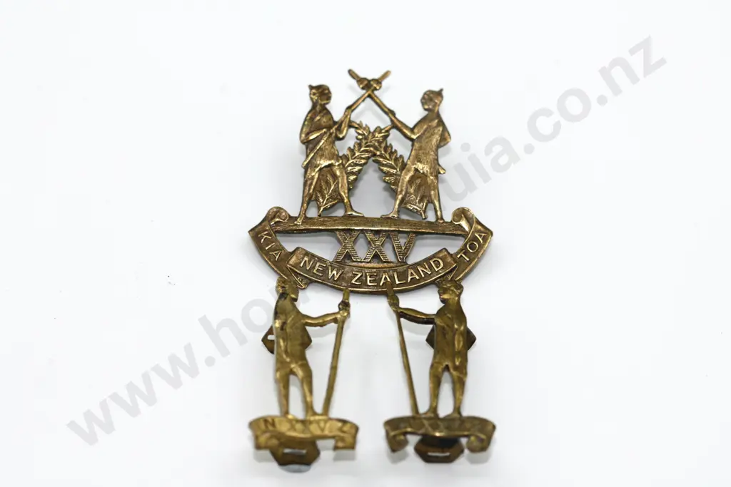 WW1 NZ 25th Reinforcements Cap & Collar Badges (3) Image 1++