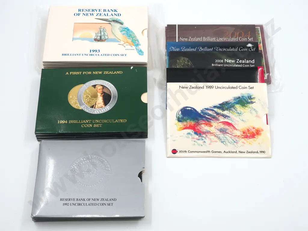 19 New Zealand Uncirculated Coin Sets Image 1++