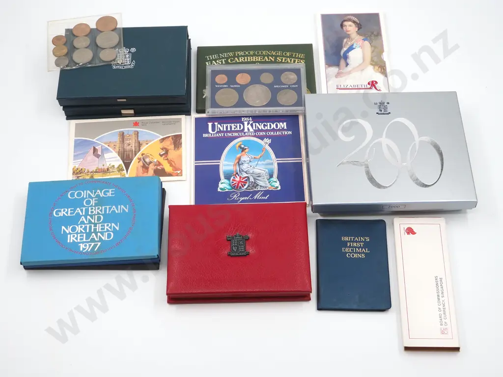 15 Commonwealth Uncirculated & Proof Coin Sets Image 1++