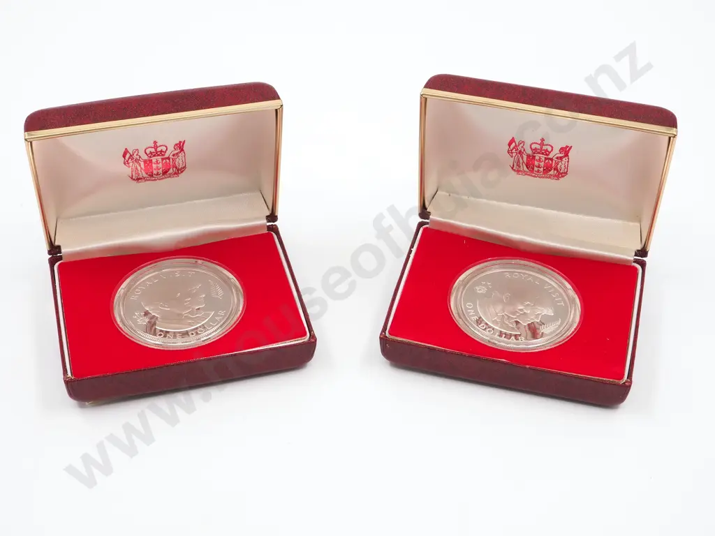 Two New Zealand 1983 Silver Proof Coins Image 1++